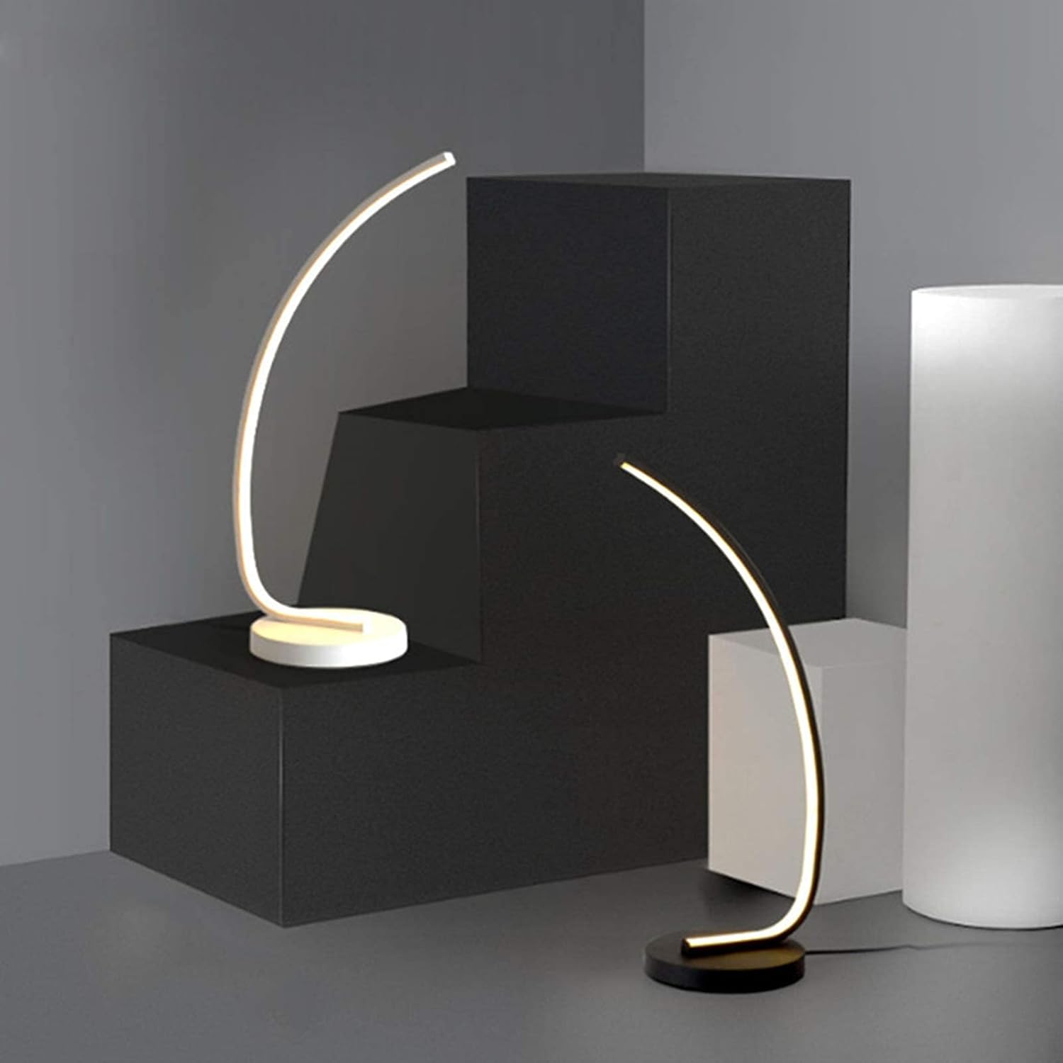 Adjustable Flexible LED Desk Lamp - Modern Design for Home Office or Study - Energy-Efficient Lighting