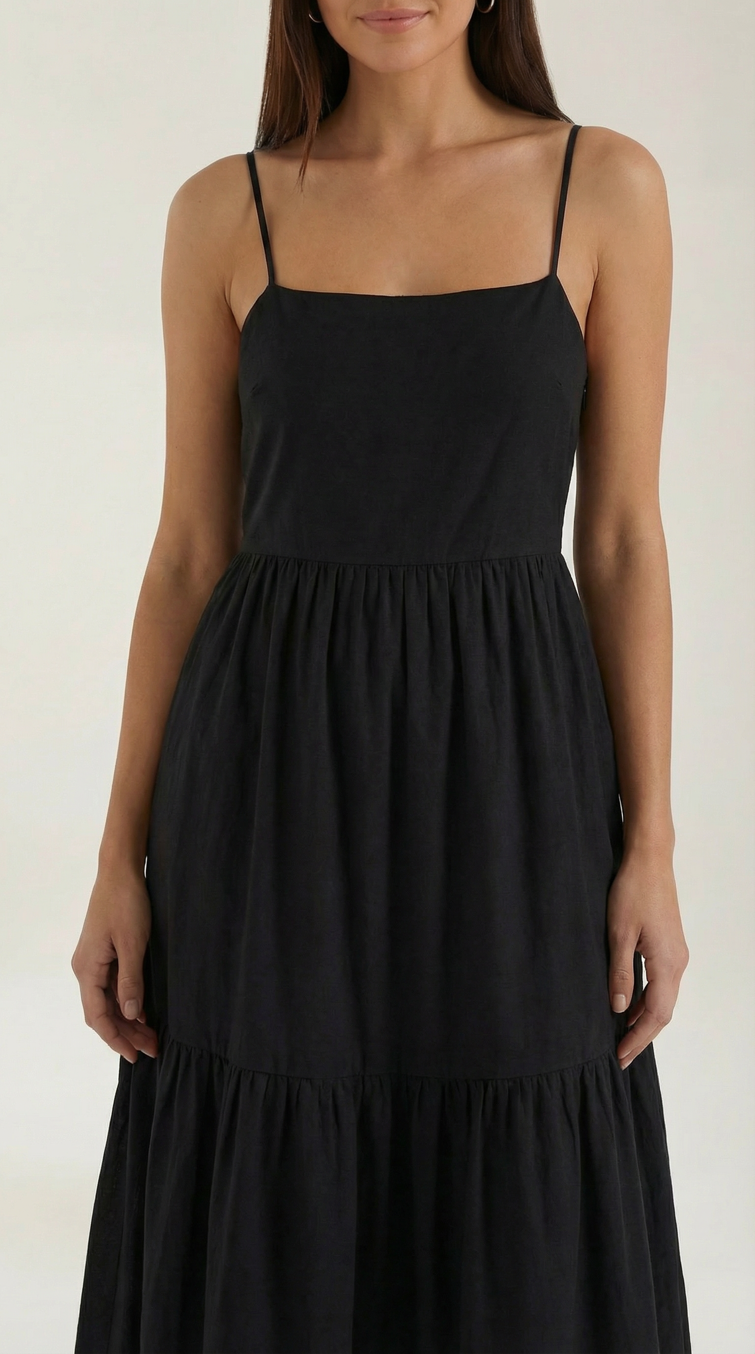 Backless Maxi Dress in Lightweight Fabric - Elegant Evening Wear for Summer Events and Casual Gatherings