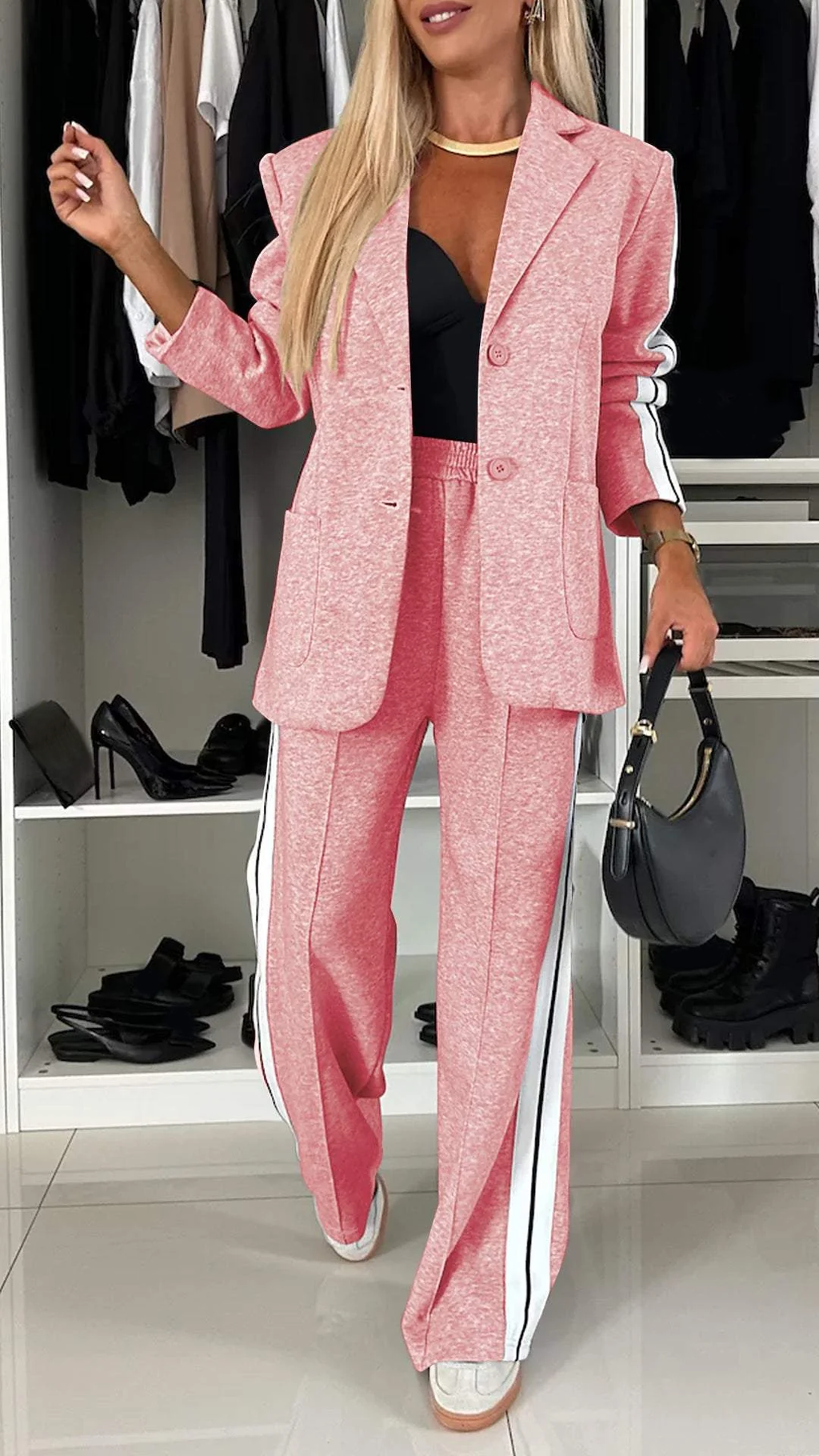 Casual Office Suit for Women - Lightweight Fabric, Modern Design, Versatile Wear