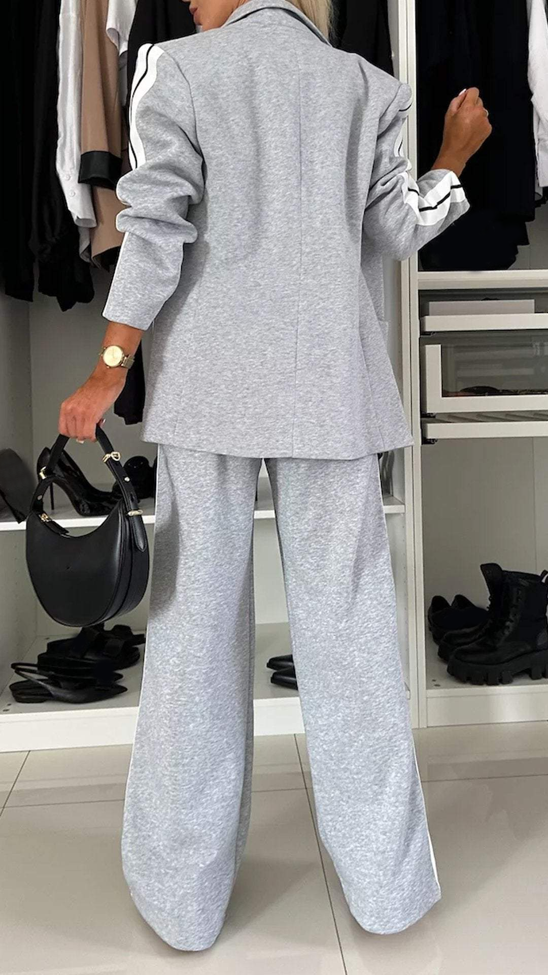 Casual Office Suit for Women - Lightweight Fabric, Modern Design, Versatile Wear
