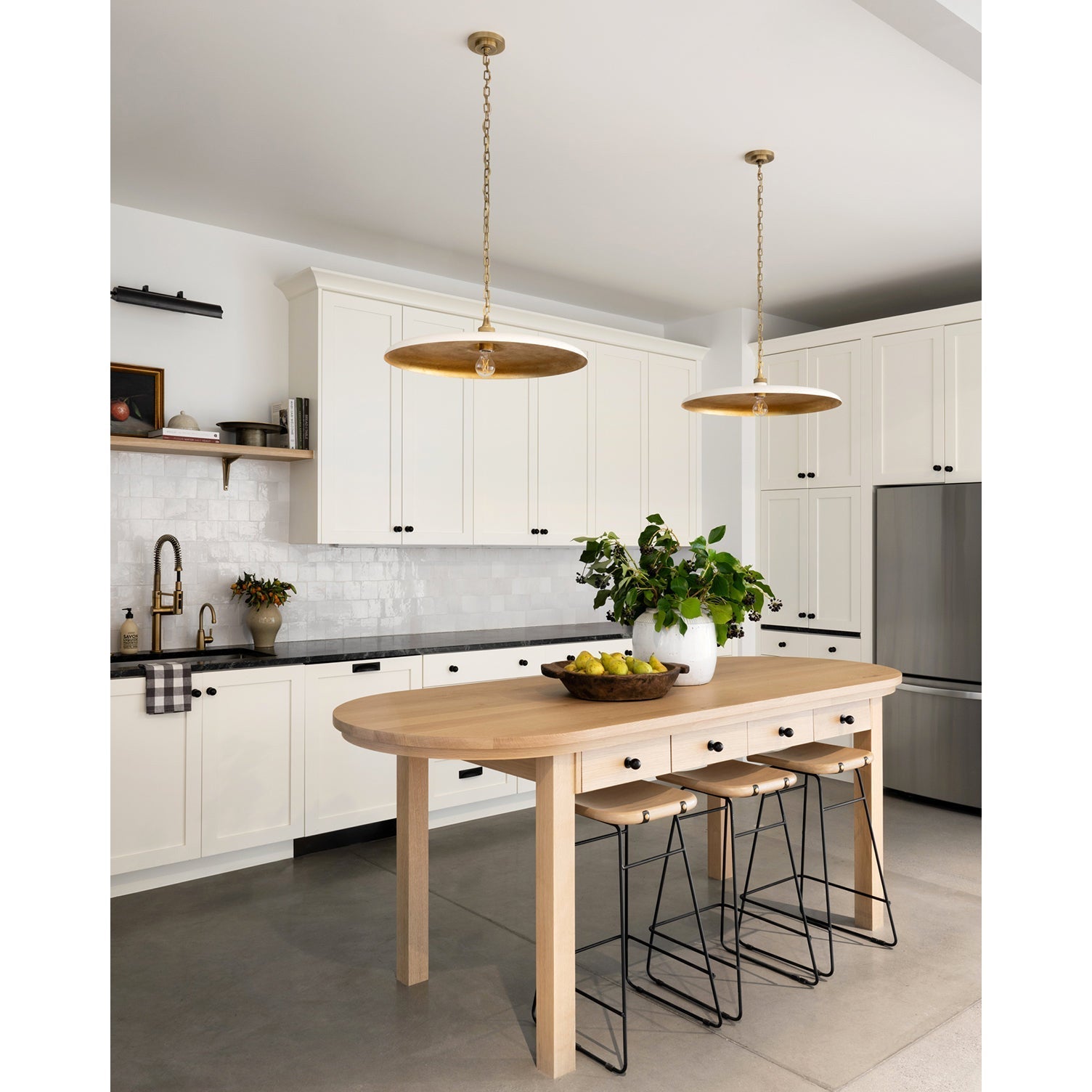 Brass Table Lamp - Modern Design for Indoor Lighting - Elegant Home Decor Accent