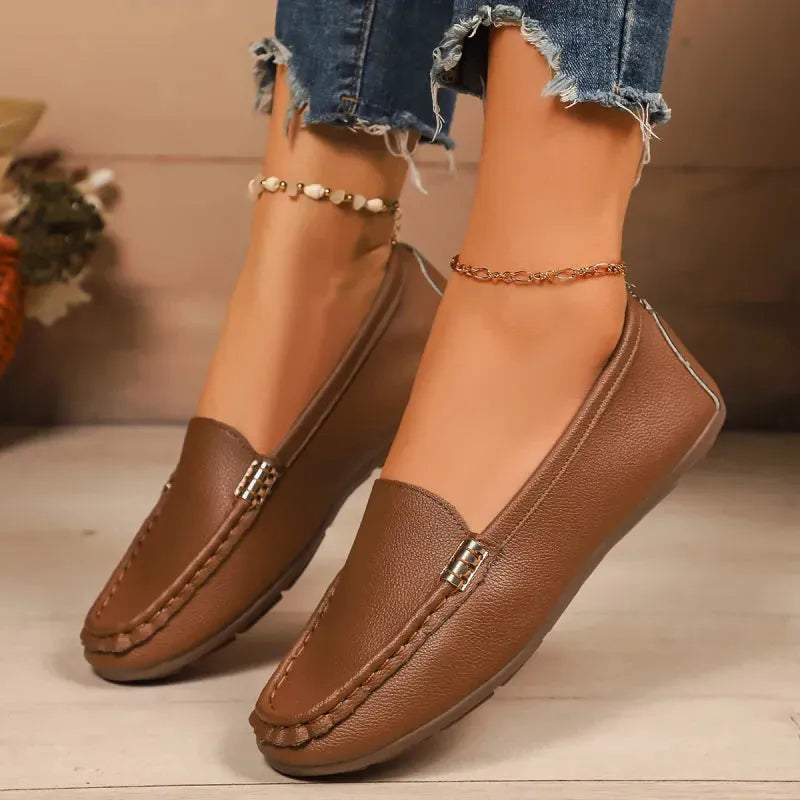 Comfortable Leather Loafer for Everyday Wear - Stylish Slip-On Design