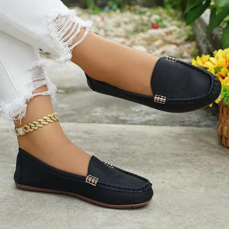 Comfortable Leather Loafer for Everyday Wear - Stylish Slip-On Design