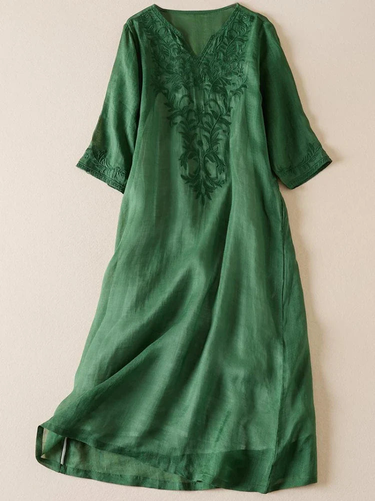 Garden Embroidery Midi Dress in Cotton for Casual Spring Outings