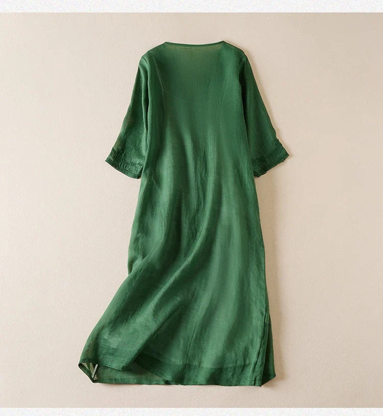 Garden Embroidery Midi Dress in Cotton for Casual Spring Outings