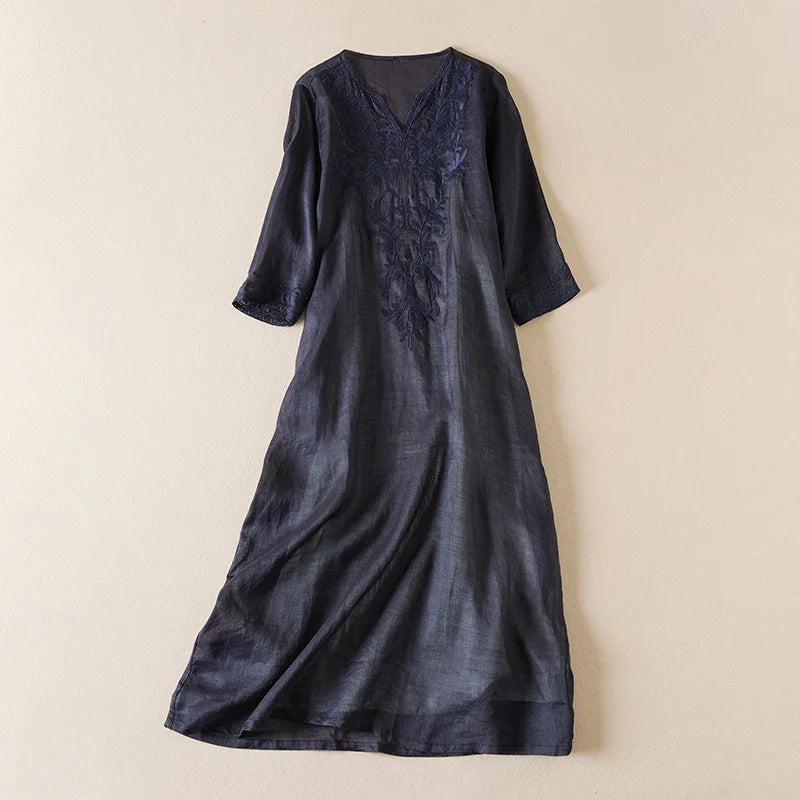 Garden Embroidery Midi Dress in Cotton for Casual Spring Outings