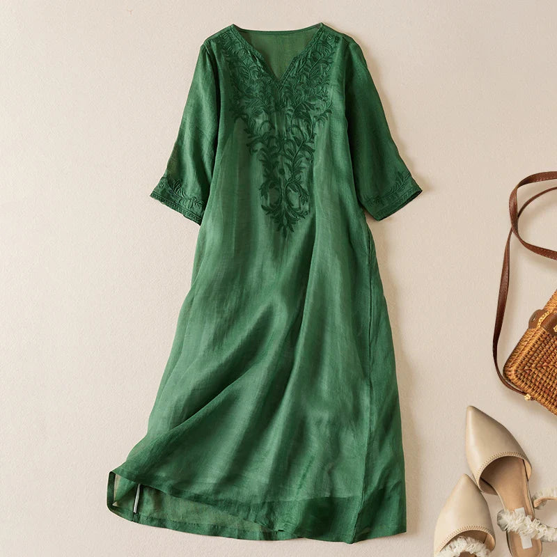 Garden Embroidery Midi Dress in Cotton for Casual Spring Outings