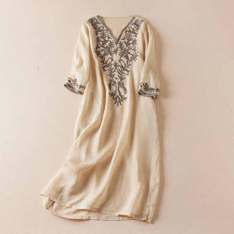 Garden Embroidery Midi Dress in Cotton for Casual Spring Outings