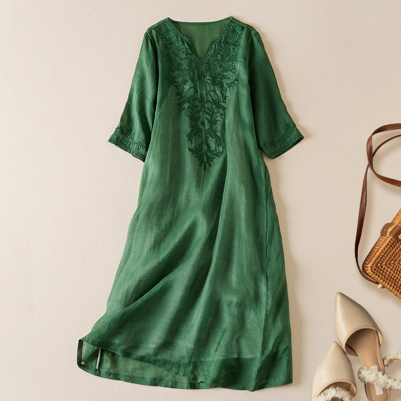 Garden Embroidery Midi Dress in Cotton for Casual Spring Outings