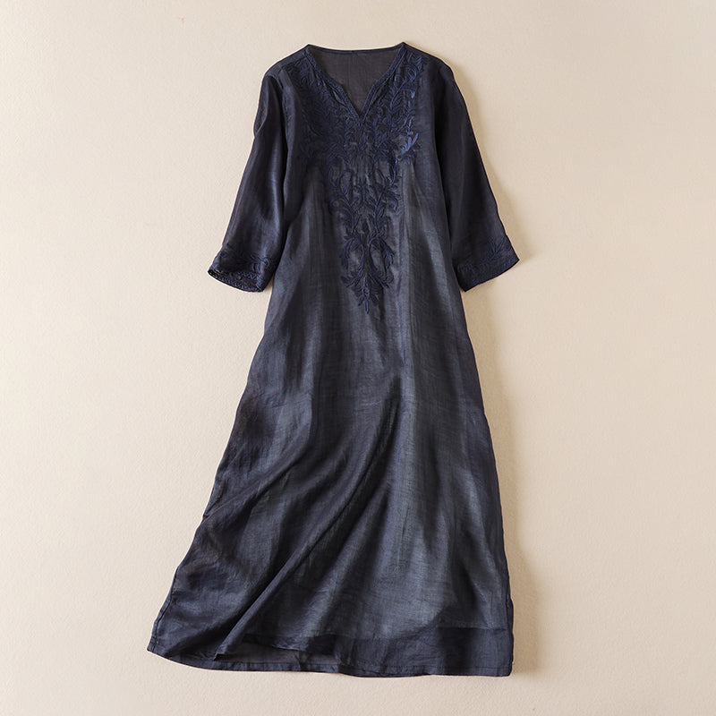 Garden Embroidery Midi Dress in Cotton for Casual Spring Outings