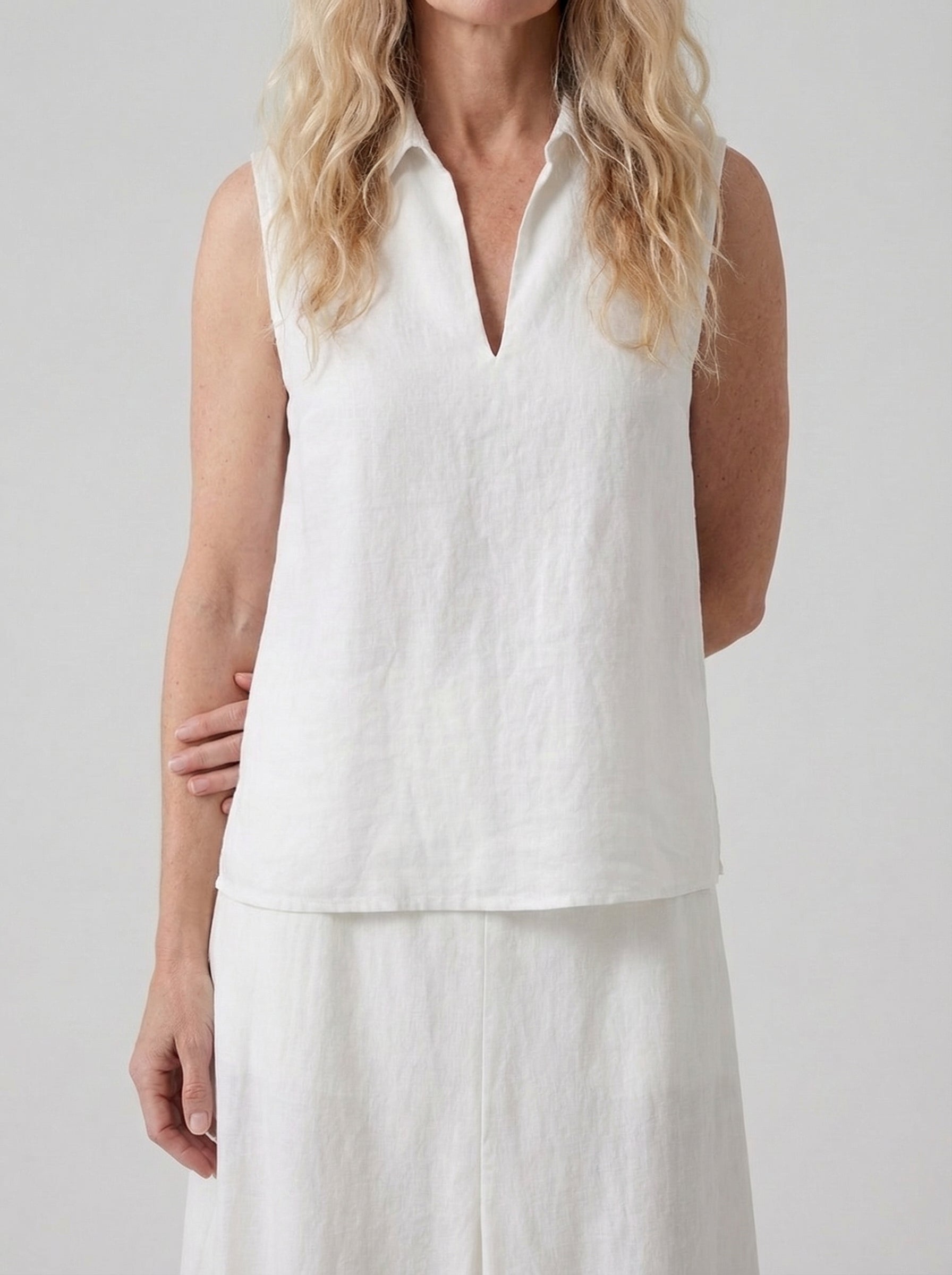 Linen Women's Co-ord Set: Sleeveless V-Neck Top & Skirt for Casual Wear