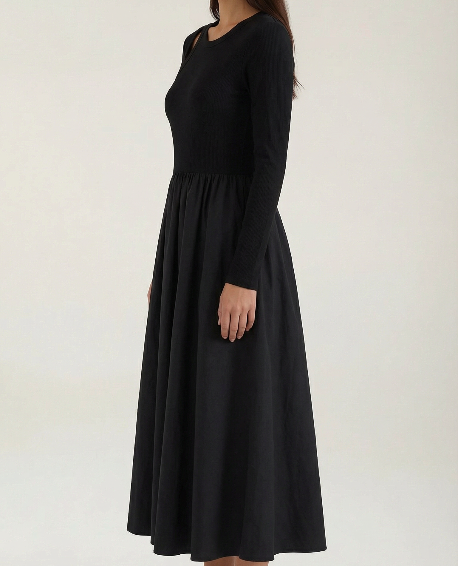 Long-Sleeve Maxi Dress in Soft Fabric - Elegant Casual Wear for Women - Perfect for Parties and Special Occasions