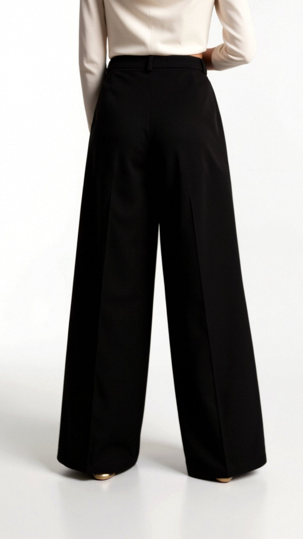 Wide-Leg High Waist Trousers for Women - Pleated Design with Side Pockets - Casual and Stylish Everyday Wear