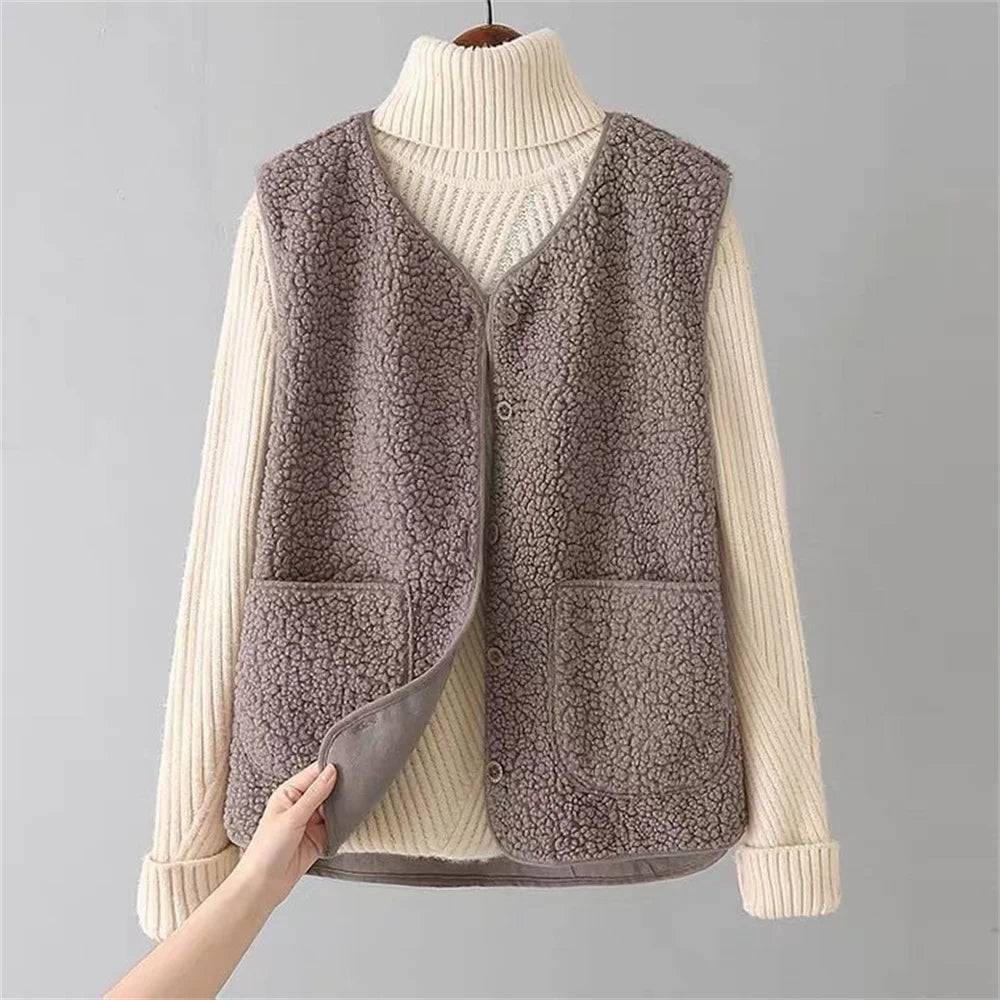 Women's Lamb Wool Blend Fleece Gilet – Button-Up